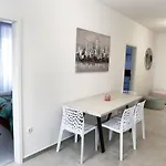 Smjestaj Za Poslovne Ljude,radnike,turiste Apartman Fiume