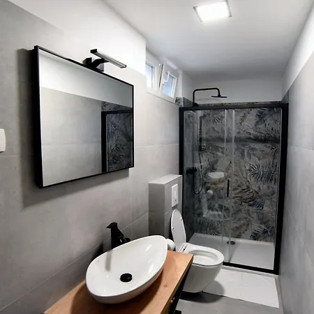 Apartman Smjestaj Za Poslovne Ljude,radnike,turiste *